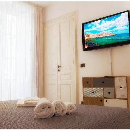 Casa Vacanze L'Altra Diaz Syrakusa Exteriör bild
