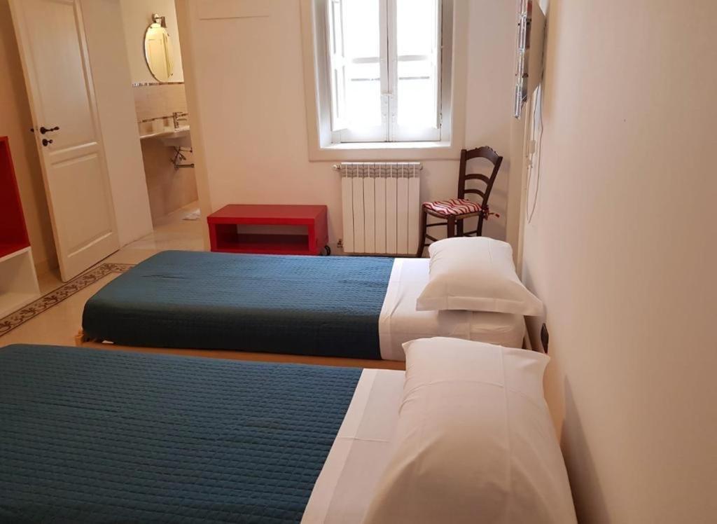 Casa Vacanze L'Altra Diaz Syrakusa Exteriör bild